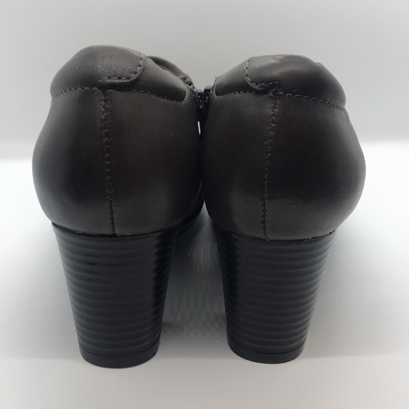 𝅺Clarks Women’s Brown Leather Ankle Booties 6M - Picture 5 of 15